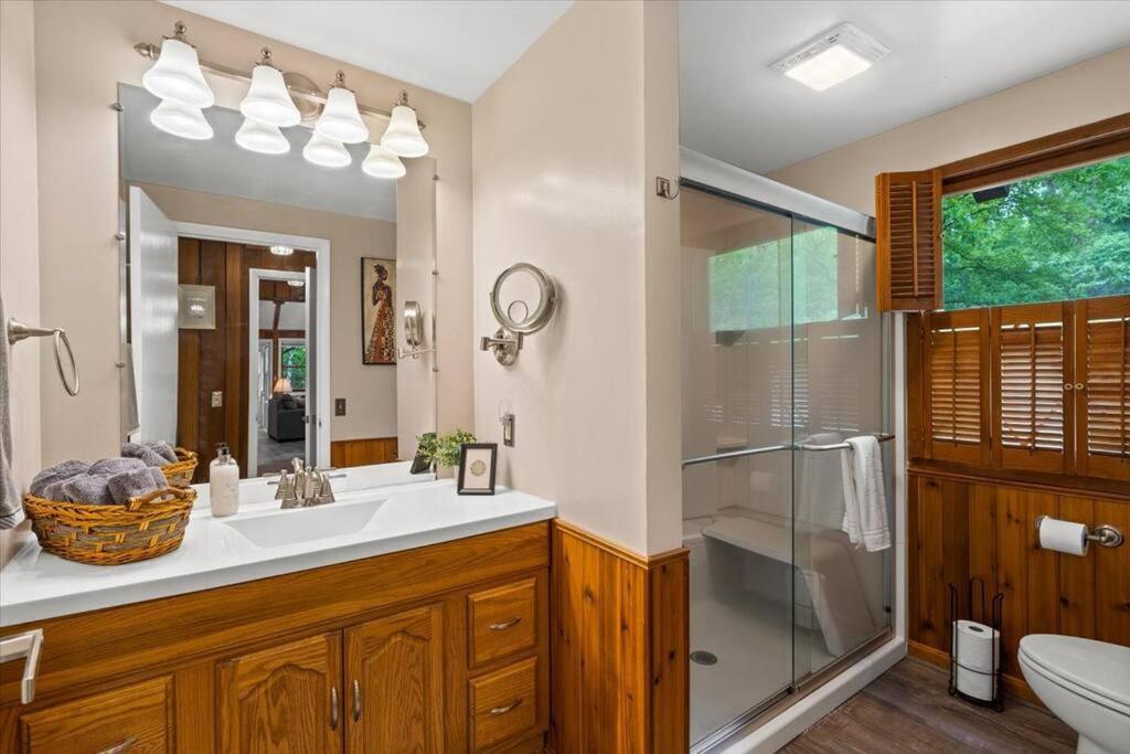The Gingerbread House: 4 Bedroom Chalet, W/ Sunroom/Deck, Sleeps 12, Modern Amenities McGaheysville Exterior foto
